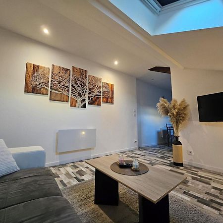 Joli Appartement Mansarde Decize Eksteriør bilde